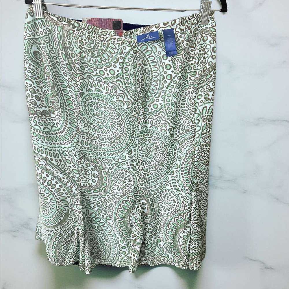 JH Collectibles Green and White Ruched Bubble Midi Skirt